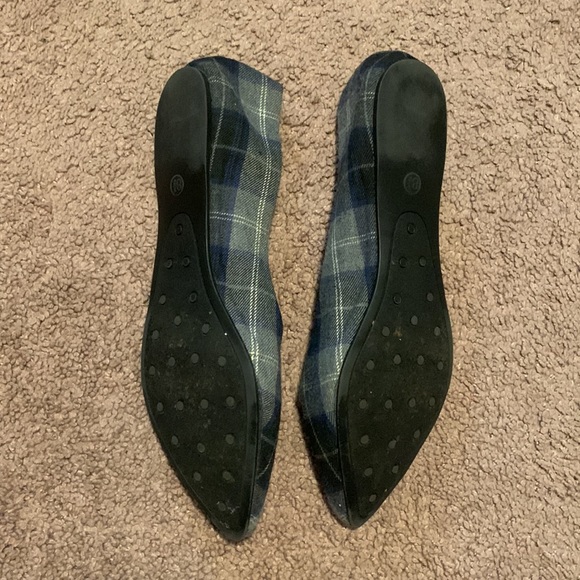 Xhilaration Flats - Picture 2 of 3